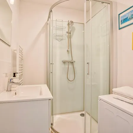 A 50 M De La Flamanville