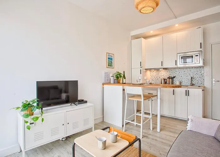 A 50 M De La アパート フラマンヴィル