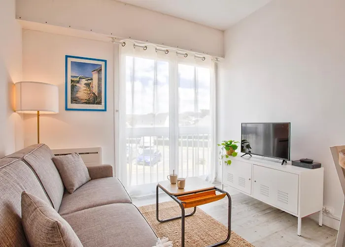 アパート A 50 M De La